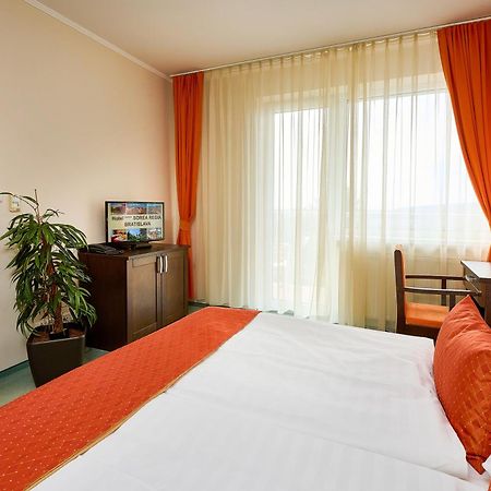 Hotel Sorea Regia Братислава Экстерьер фото