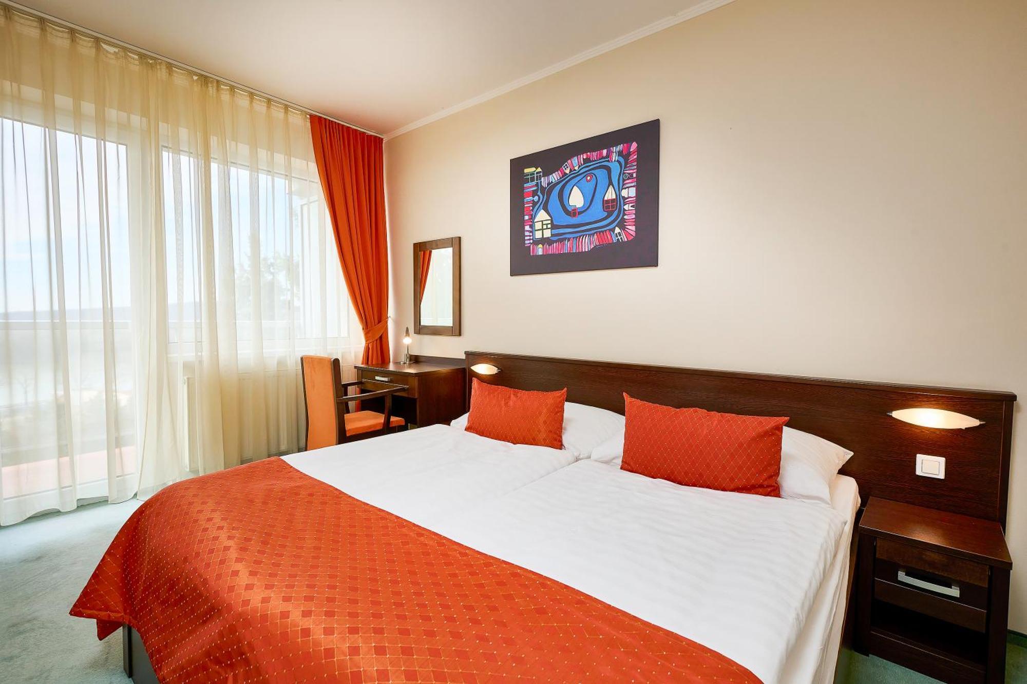 Hotel Sorea Regia Братислава Экстерьер фото