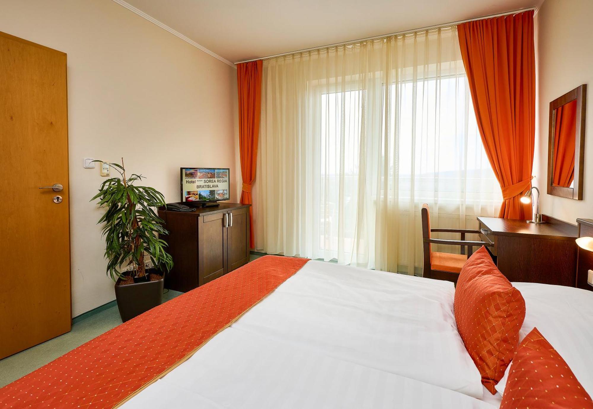 Hotel Sorea Regia Братислава Экстерьер фото