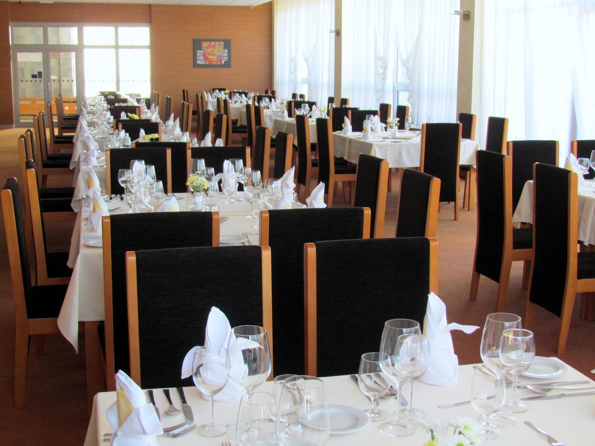 Hotel Sorea Regia Братислава Экстерьер фото