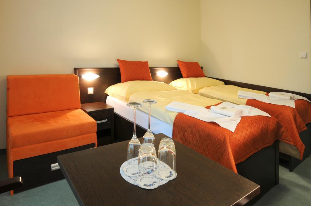 Hotel Sorea Regia Братислава Экстерьер фото