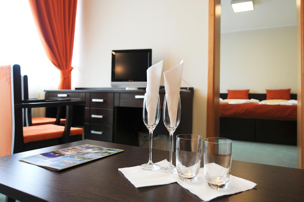 Hotel Sorea Regia Братислава Экстерьер фото